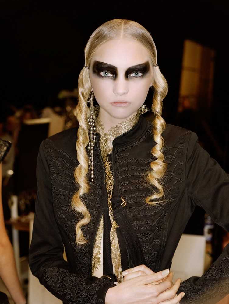 Click for high resolution Lot 20 - Alexander McQueen hussar-inspired jacket, 'What a Merry Go Round', Autumn-Winter 2001-02