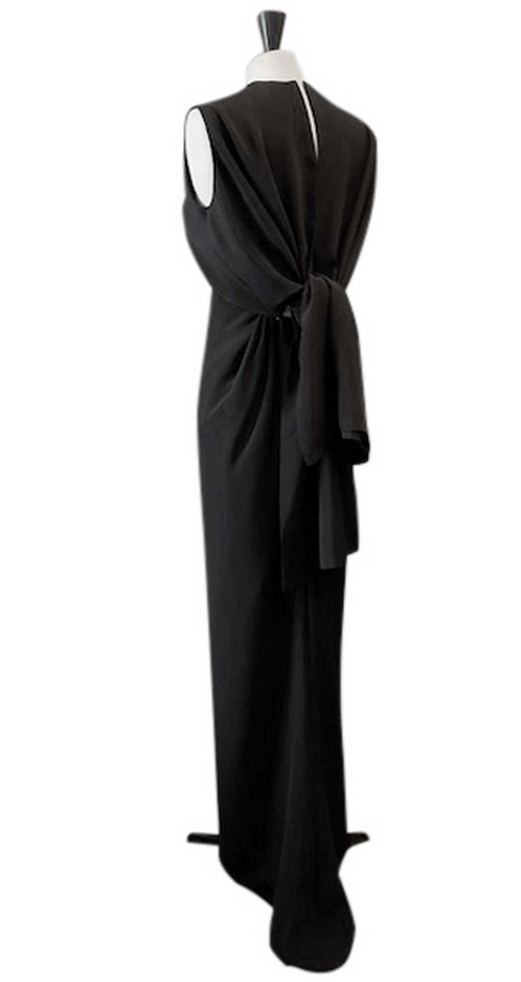 Lot 117 - A fine Balenciaga couture black and pink
