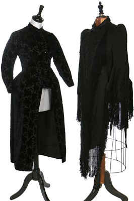 Lot 367 - A black wool visite, circa 1885