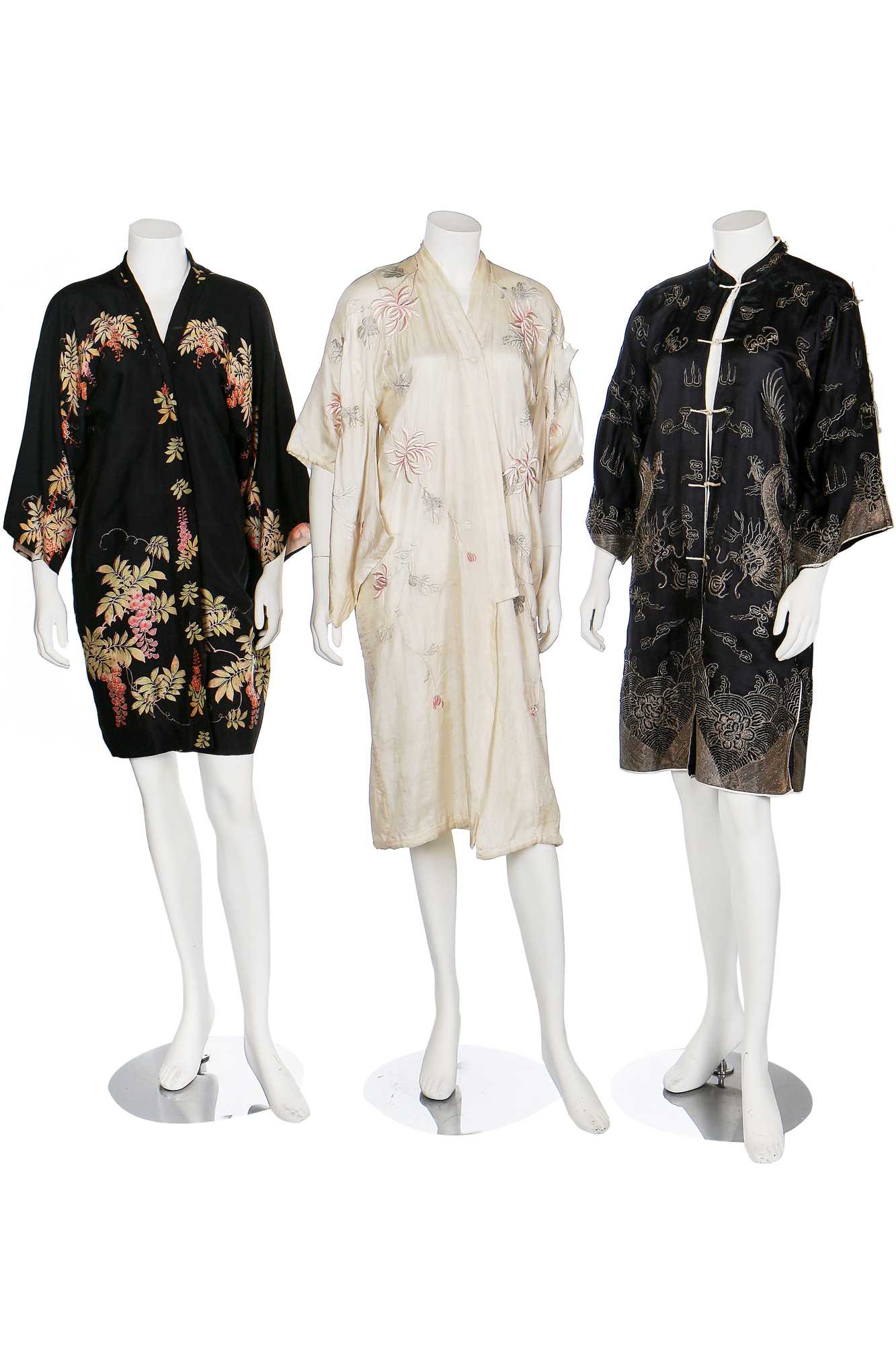 Lot 64 - A group of kimonos and housecoats, mainly 1930s