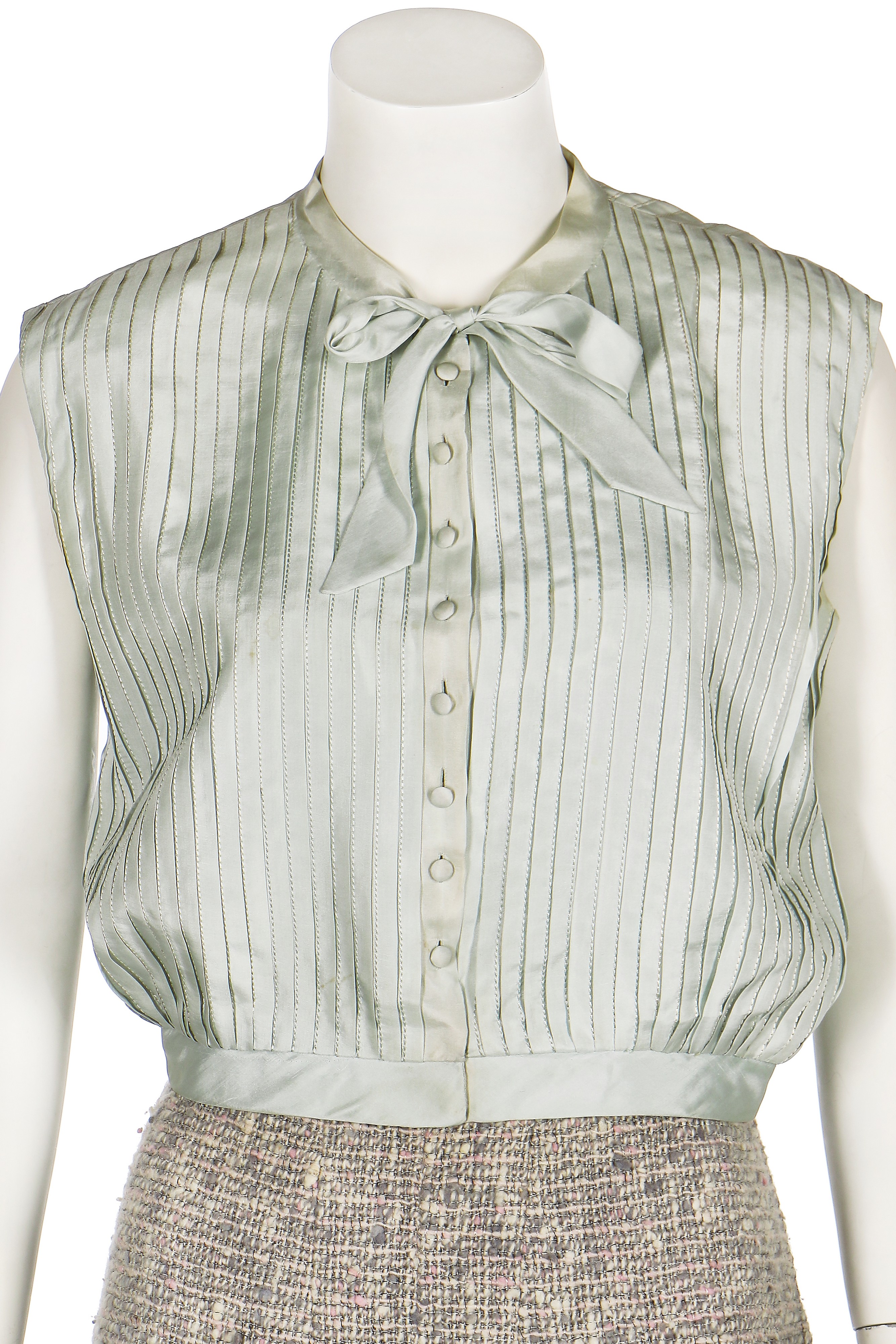 At Auction: CHANEL- Lace Trim Pink Tweed Jacket Skirt Suit Set CC Buttons -  38 US 6 Vintage
