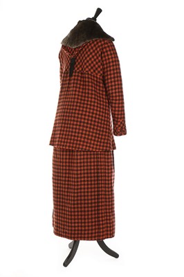 Lot 98 - A Paquin couture checked wool ensemble, Spring-...