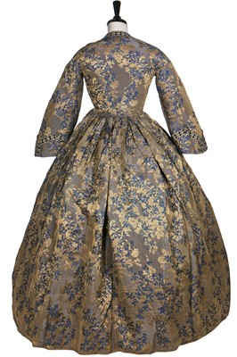 Lot 374 - A brocaded silk undress gown, American, 1850s