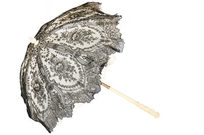 Lot 385 - A good Dupuy Chantilly lace carriage parasol, circa 1860