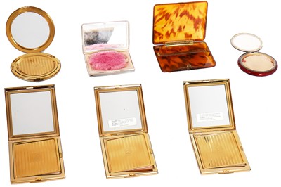 Lot 266 - A collection of Stratton and other compacts, mainly 1950s-60s