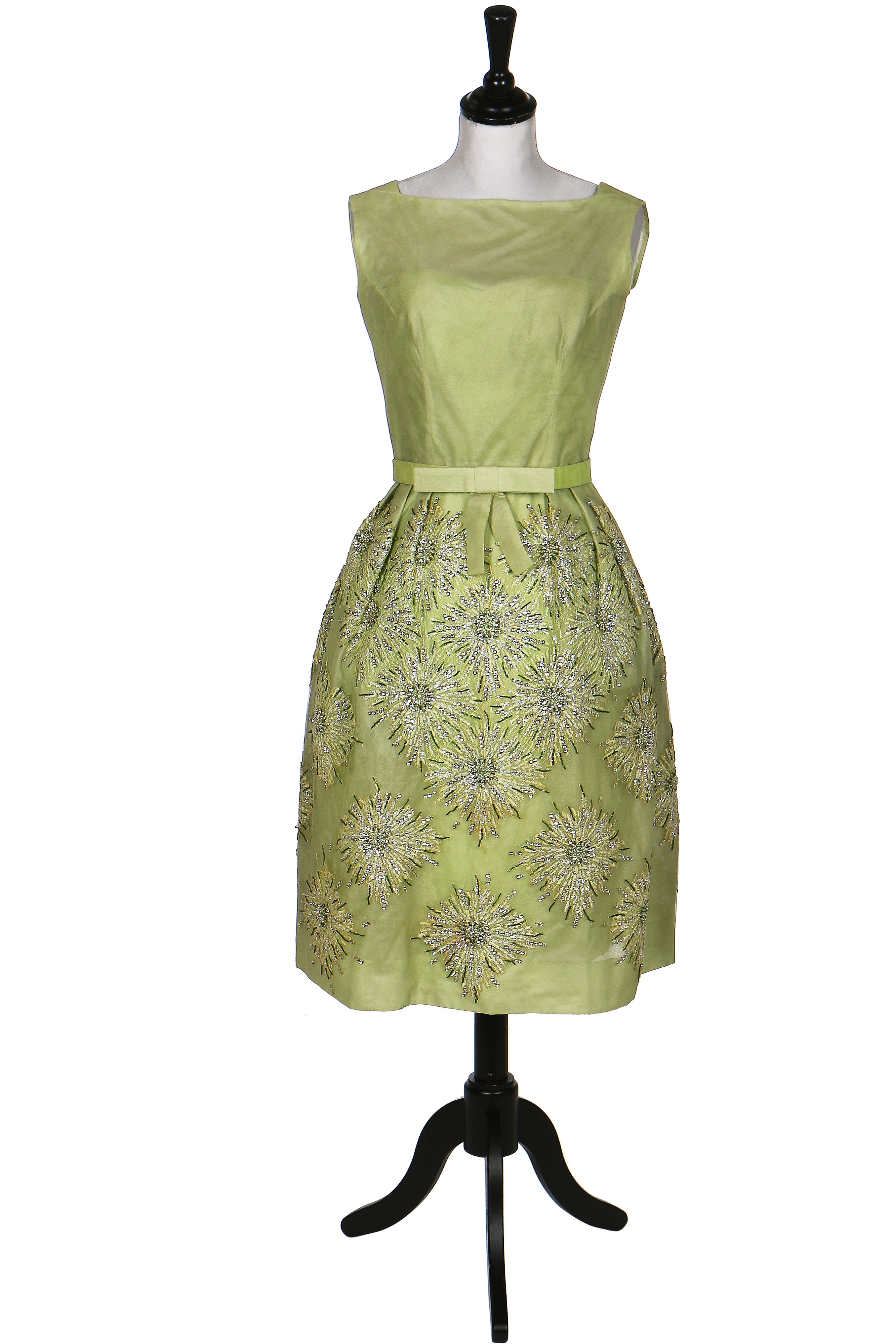 Lot 108 - A Norman Hartnell couture pale green