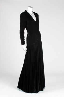 Lot 5 - A Bruce Oldfield black velvet evening gown