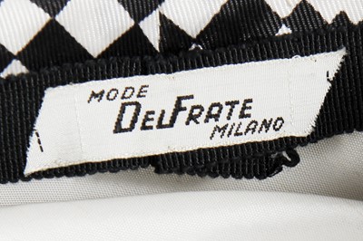 Lot 116 - A Del Frate Op Art monochrome printed silk faille hat, late 1960s