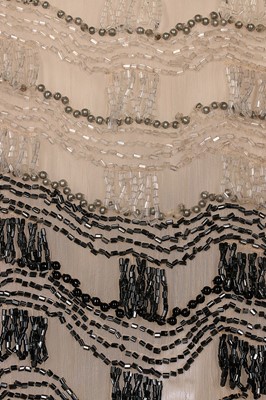 Lot 117 - A couture beaded oyster chiffon 'flapper'...