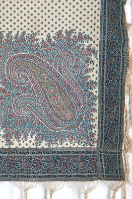 Lot 288 - A 'Pot Lid' or 'Moon' square shawl, Norwich or Paisley, 1825-35
