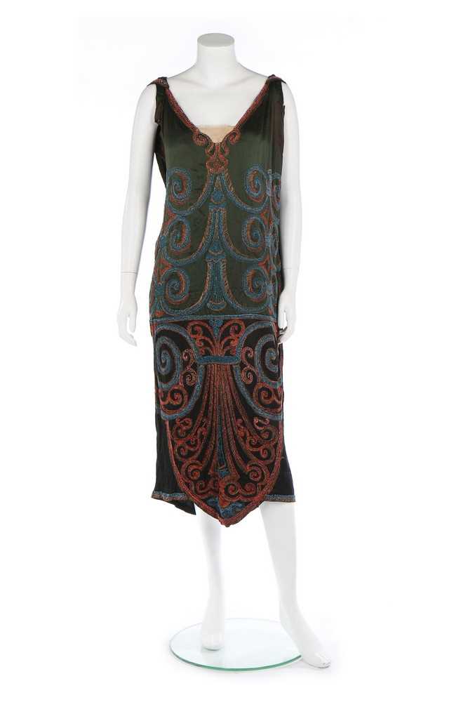 Lot 113 - A Callot Soeurs beaded 'Taisa' satin evening...
