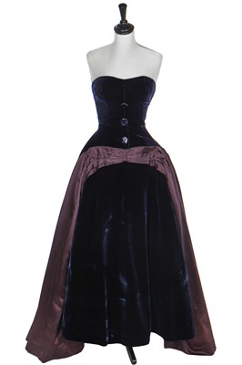 Lot 370 - A Schiaparelli couture velvet evening gown, late 1940s