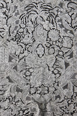 Lot 273 - A good general collection of lace, 17th-19th century