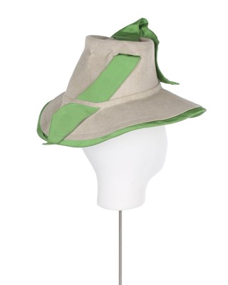 Lot 134 - An unusual Jeanne Lanvin grey felt hat, early...