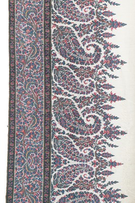 Lot 264 - A woven wool long shawl, Paisley, 1830-40