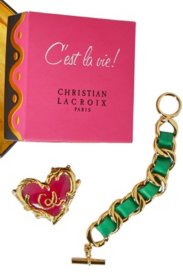 Lot 23 - A Chanel chunky gilt chain and woven green leather bracelet, 1987