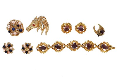 Lot 29 - A large group of costume jewellery, 1960s-1980s