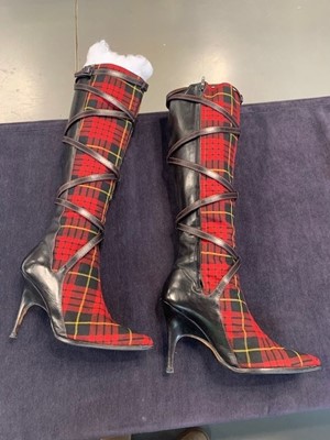 Lot 408 - A rare complete Alexander McQueen tartan ensemble, 'Joan' collection, Autumn-Winter 1998-99