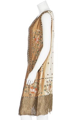 Lot 62 - A Jean Patou couture embroidered velvet cocktail dress, 1925-26