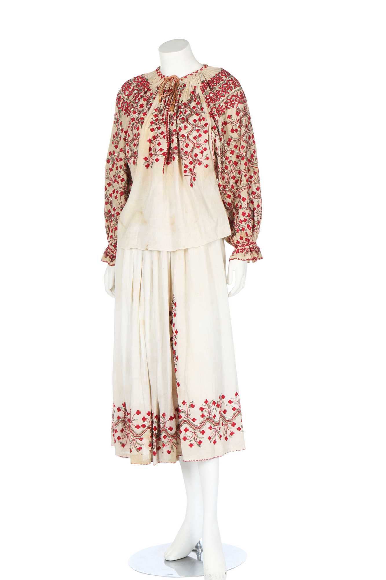 Lot 444 - A group of ethnic clothing