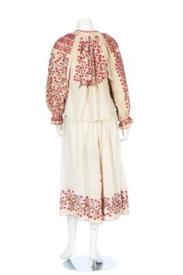 Lot 444 - A group of ethnic clothing