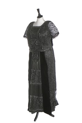 Lot 392 - A group of black garments