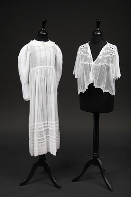 Lot 414 - A group of Victorian/Edwardian summer wear