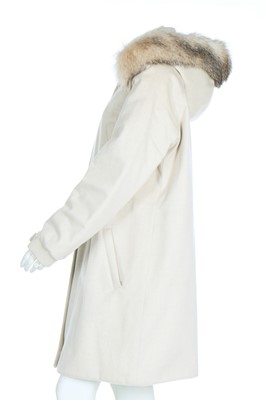 Lot 98 - A Loro Piana 'Icery Long' coat in Natural Melange cashmere, modern