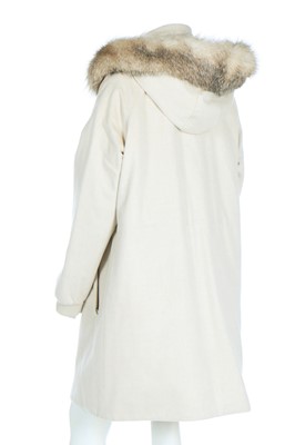 Lot 98 - A Loro Piana 'Icery Long' coat in Natural Melange cashmere, modern