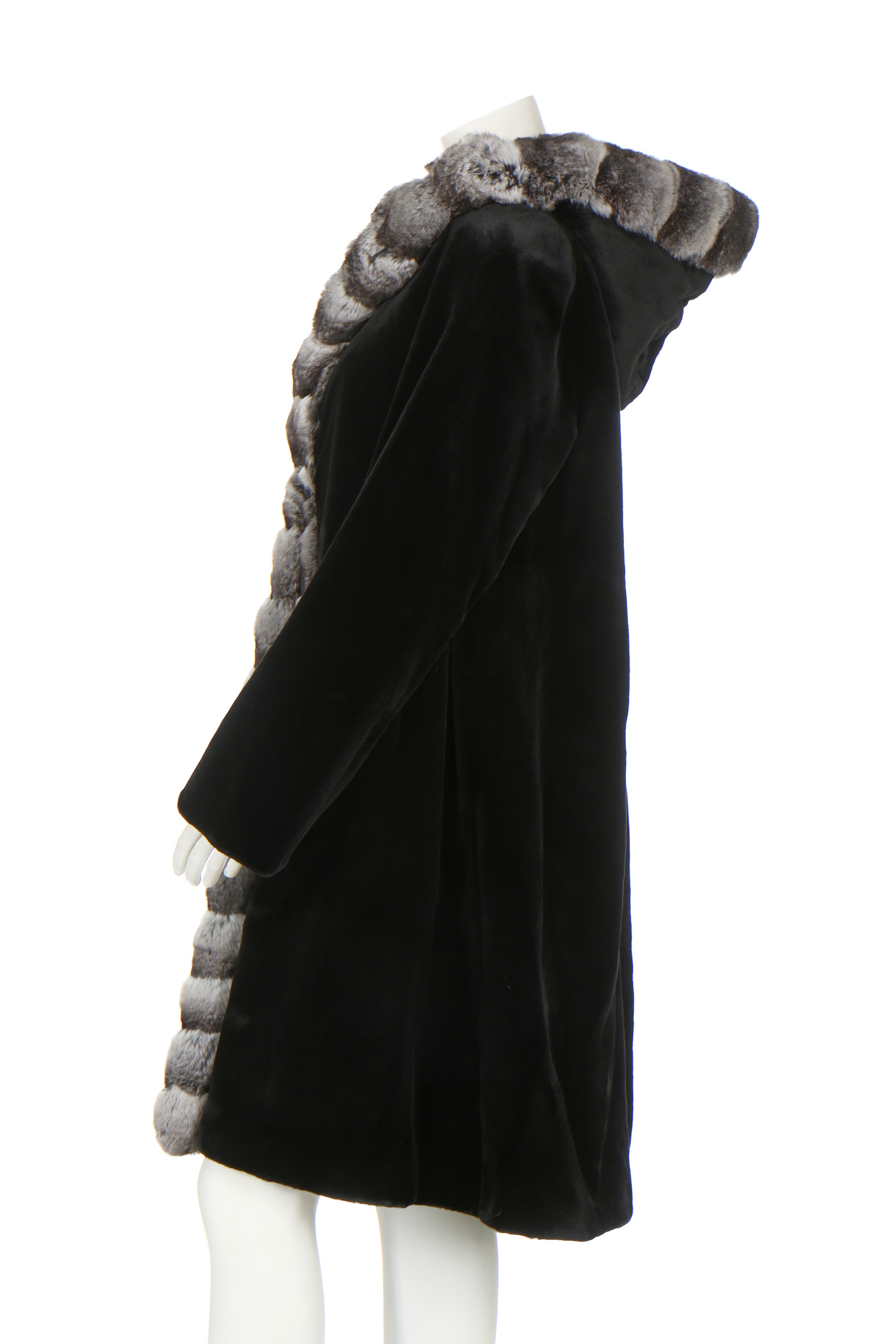 Lot 94 - A reversible evening coat of chinchilla and