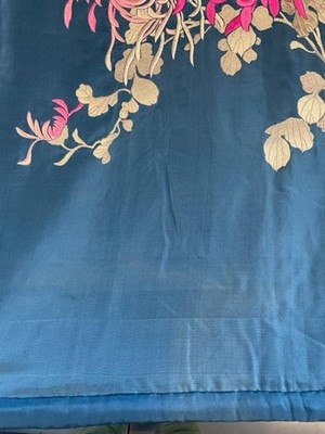 Lot 451 - A good Japanese embroidered blue silk kimono/robe, 1920s