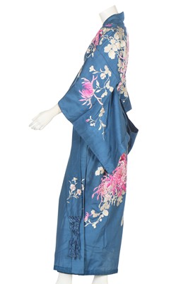 Lot 451 - A good Japanese embroidered blue silk kimono/robe, 1920s