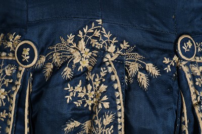 Lot 422 - A gentleman's embroidered blue silk frock coat, 1780s