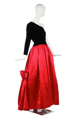 Lot 187 - A Valentino Garavani couture ballgown, late 1980s