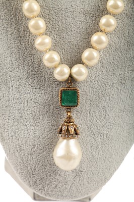 Lot 39 - A Chanel baroque pearl beaded necklace, 1980s