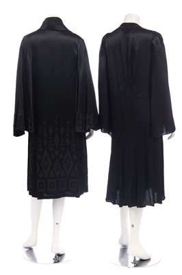 Lot 369 - An art-deco printed silk house robe, 1920s