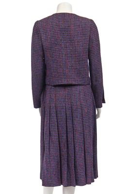 Lot 30 - A Chanel Lurex-flecked tweed suit, circa 1994
