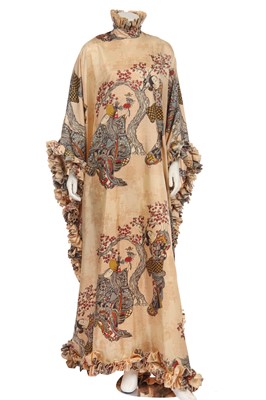 Lot 269 - A John Bates/Jean Varon printed Tricel surah 'Japonisme' kaftan, 1973