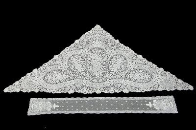 Lot 460 - A group of lace, mainly early 20th century