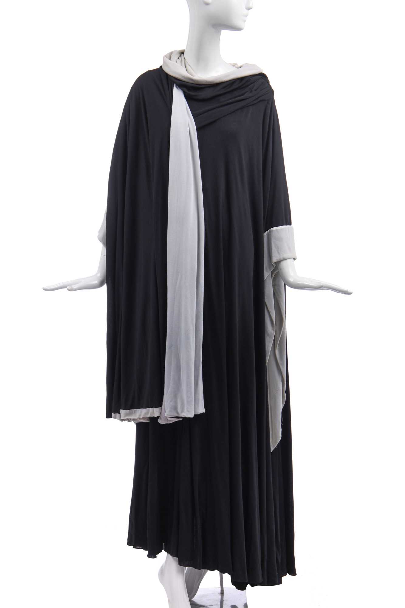 Lot 410 - Elizabeth Taylor's film-worn robe from