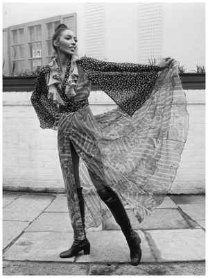Lot 201 - An Ossie Clark/Celia Birtwell 'Acapulco Gold' printed chiffon dress, 1970