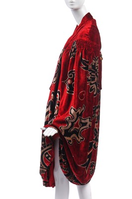 Lot 267 - An usual velvet opera cape, early 1920s