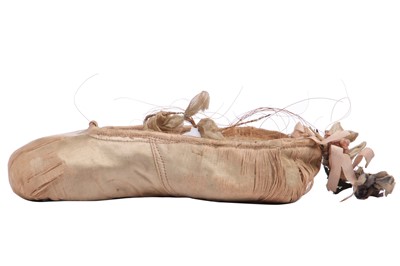 Lot 339 - Anna Pavlova's pointe shoe, circa 1916