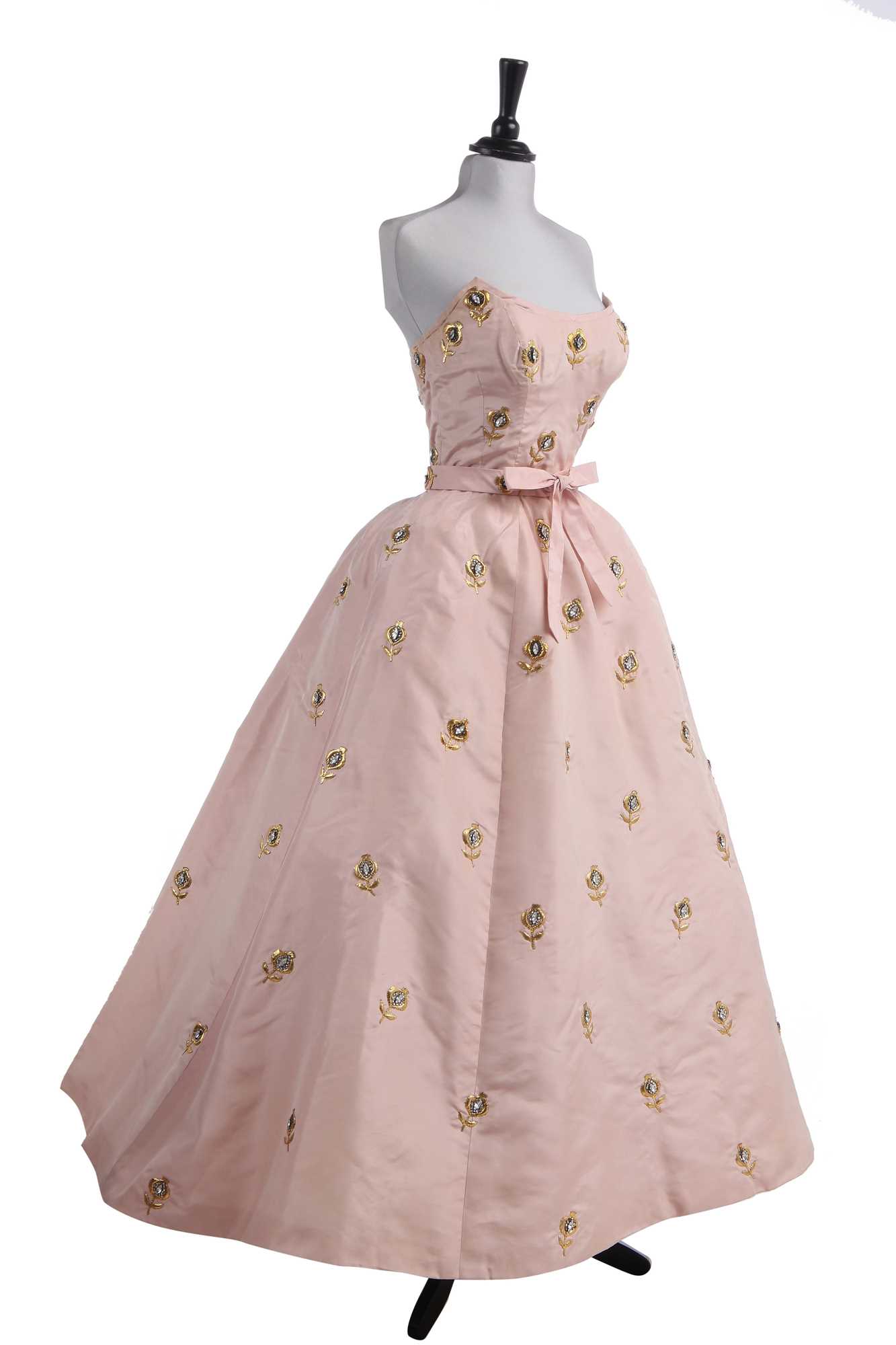 Dress made from silk chiffon By Cristobal Balenciaga Figure 3