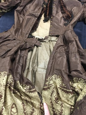 Lot 277 - A fine taffeta gown and accessories, mid-1850s
