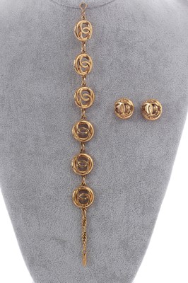 Lot 36 - A Chanel gilt chain bracelet, 1983