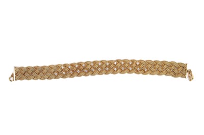 Lot 43 - A Christian Dior braided gilt chain choker-necklace, 1970