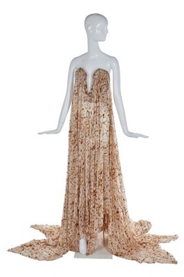 Lot 206 - A Jean-Louis Scherrer by Stéphane Rolland voluminous evening gown of slate-blue organza, 2000s