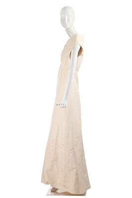 Lot 107 - An Alexander McQueen off-white silk faille mantle, Spring-Summer 2005