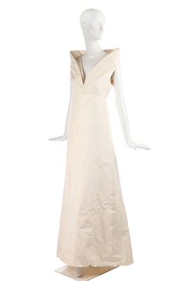 Lot 107 - An Alexander McQueen off-white silk faille mantle, Spring-Summer 2005